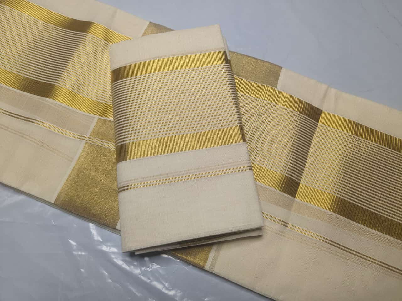 MAT007 Kerala Style Cotton Set Mundu
