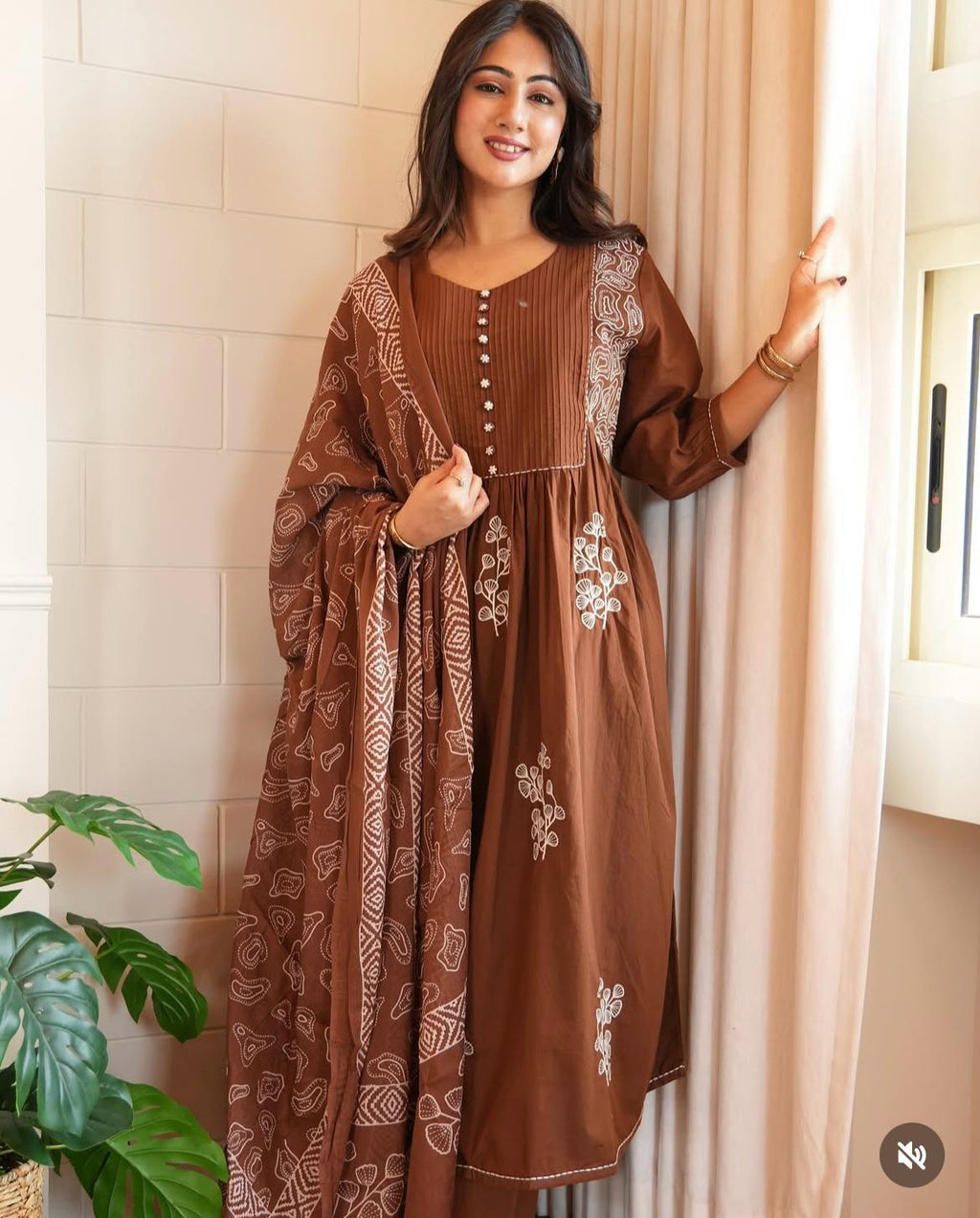 RJC002 New Anarkali kurta set with Cotton Pant & Malmal Dupatta with tier pattern