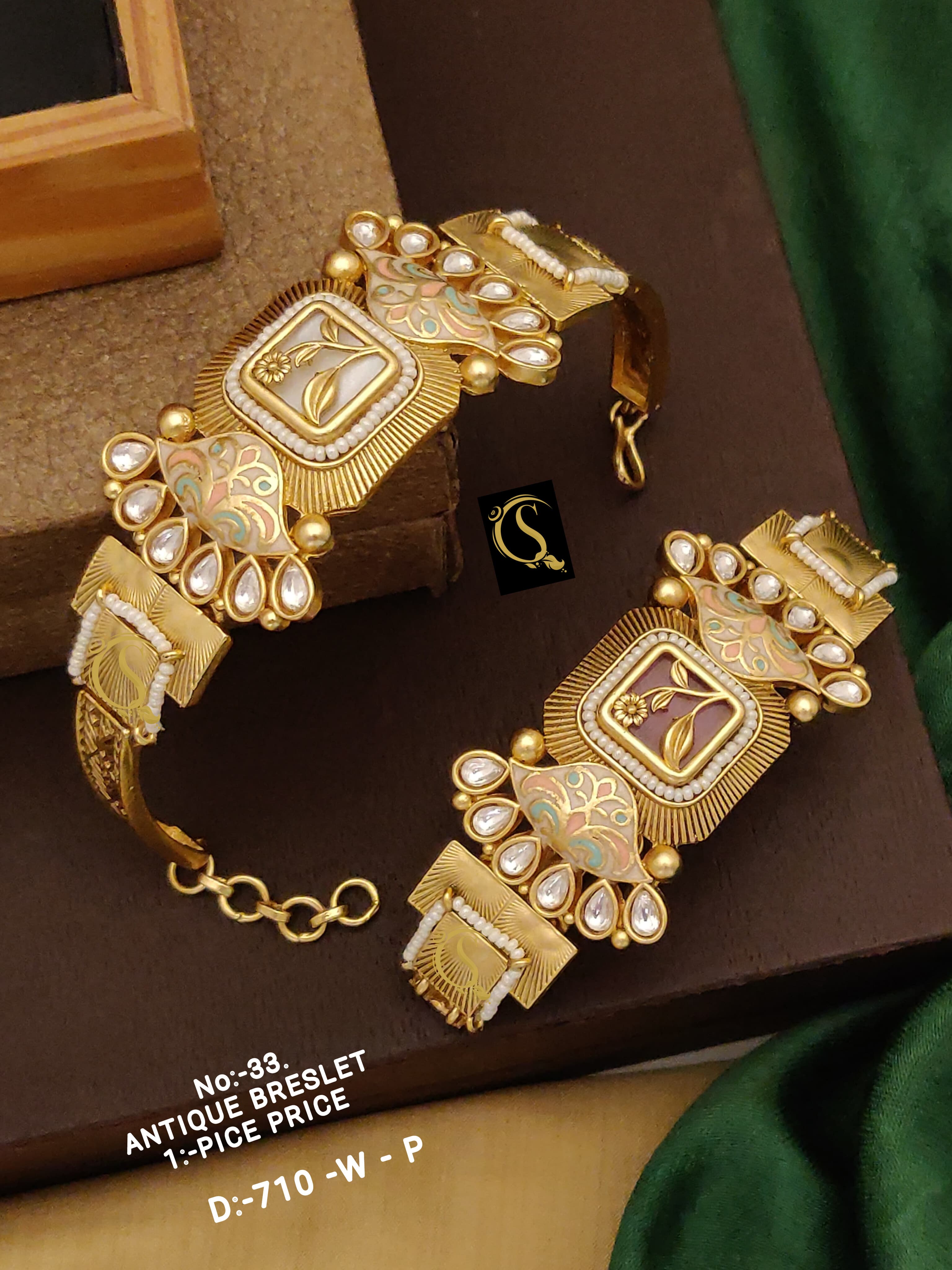 SI001  luxurious Antique Bracelet( 1 Piece)