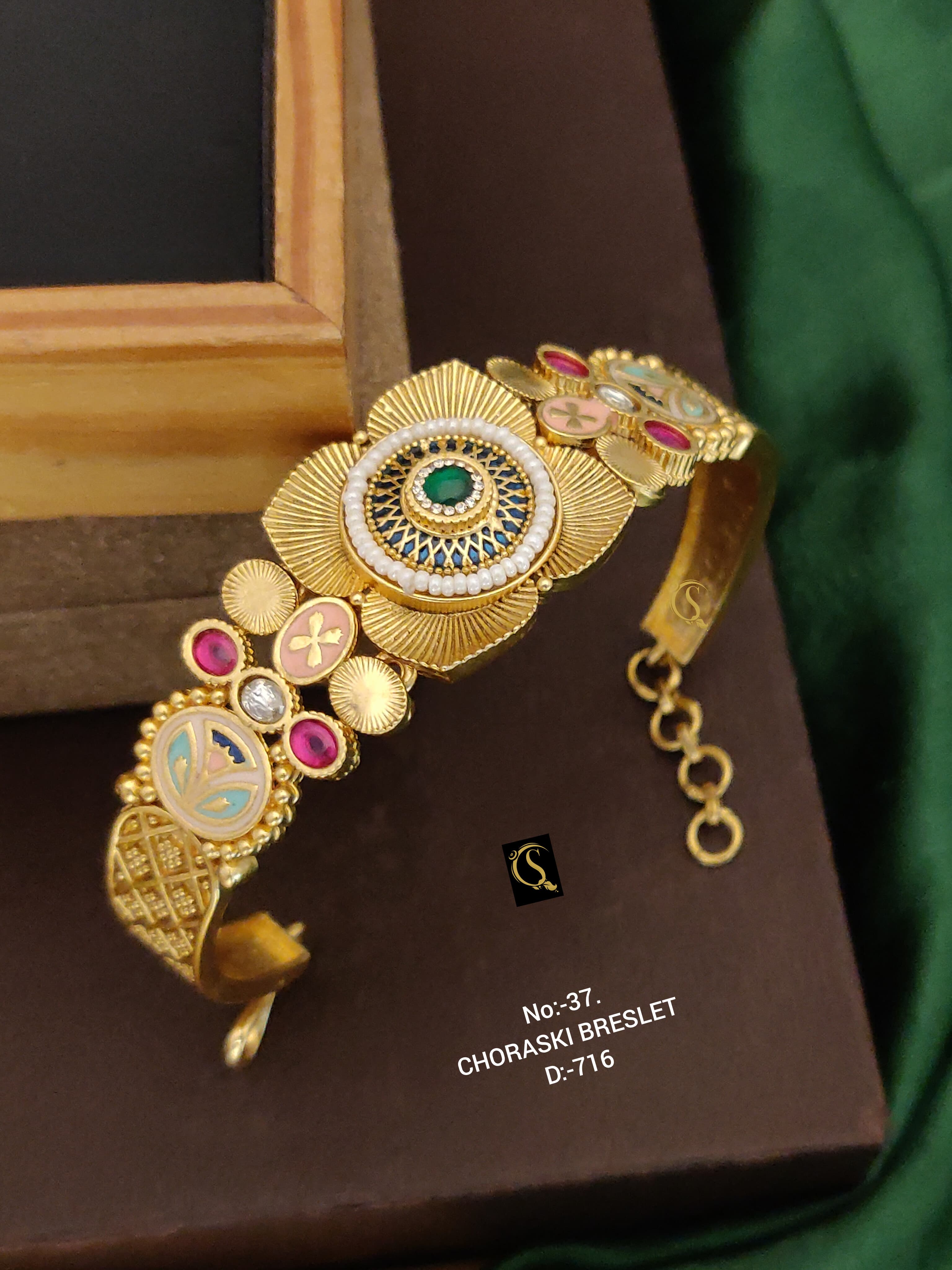 SI001  Luxurious Choraski Bracelet