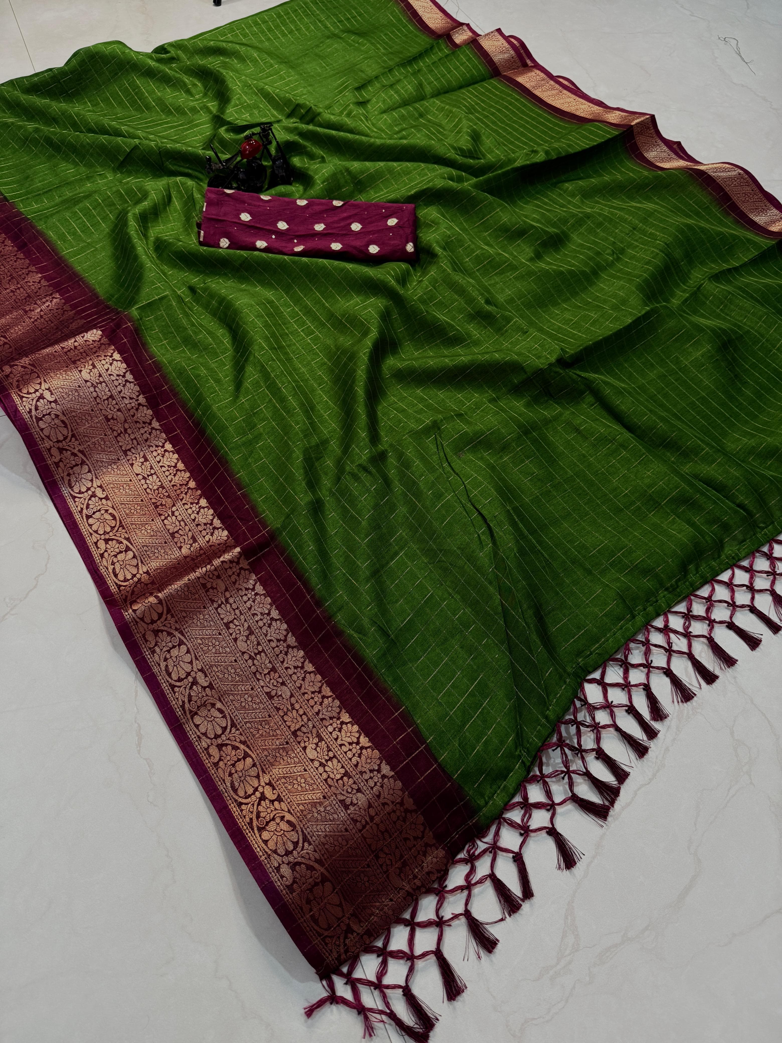 PRD0020 Super Dola Chex Saree with Tussle on Pallu