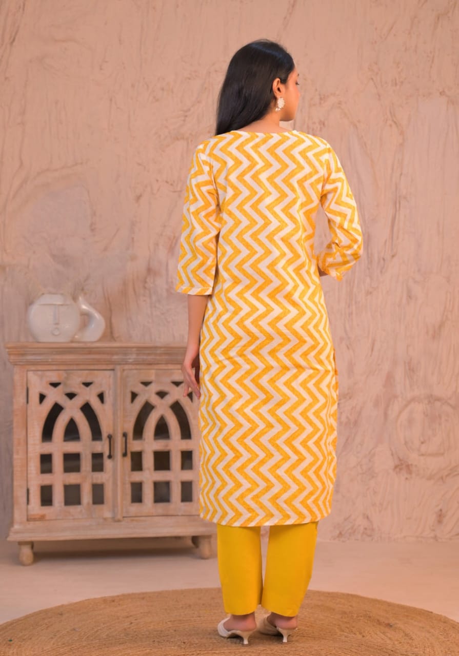JKM006 Elevate your shrawan lahariya look with this stunning three-piece ensemble