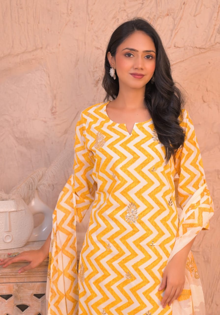 JKM006 Elevate your shrawan lahariya look with this stunning three-piece ensemble
