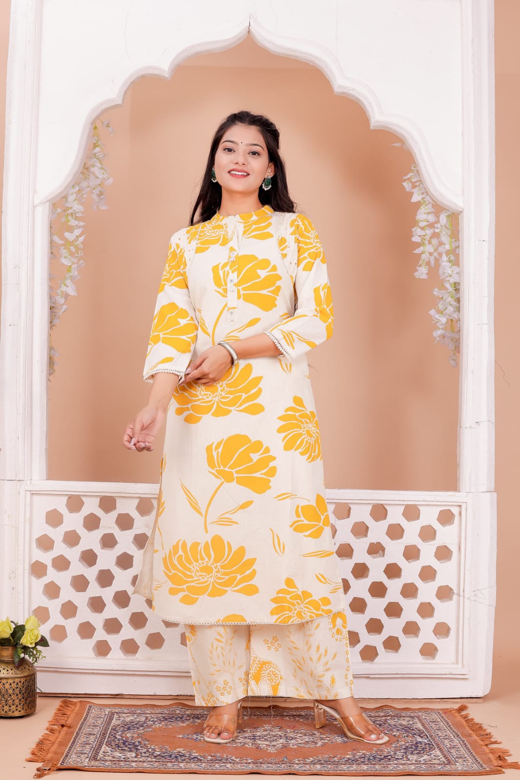 RHS005 Elevate your festive wardrobe with our exquisite kurta pant sets that embody sophistication and elegance.