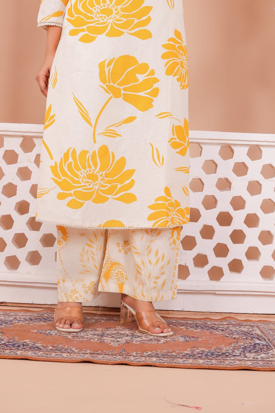RHS005 Elevate your festive wardrobe with our exquisite kurta pant sets that embody sophistication and elegance.