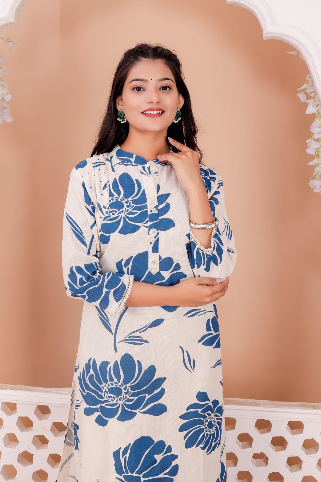 RHS005 Elevate your festive wardrobe with our exquisite kurta pant sets that embody sophistication and elegance.