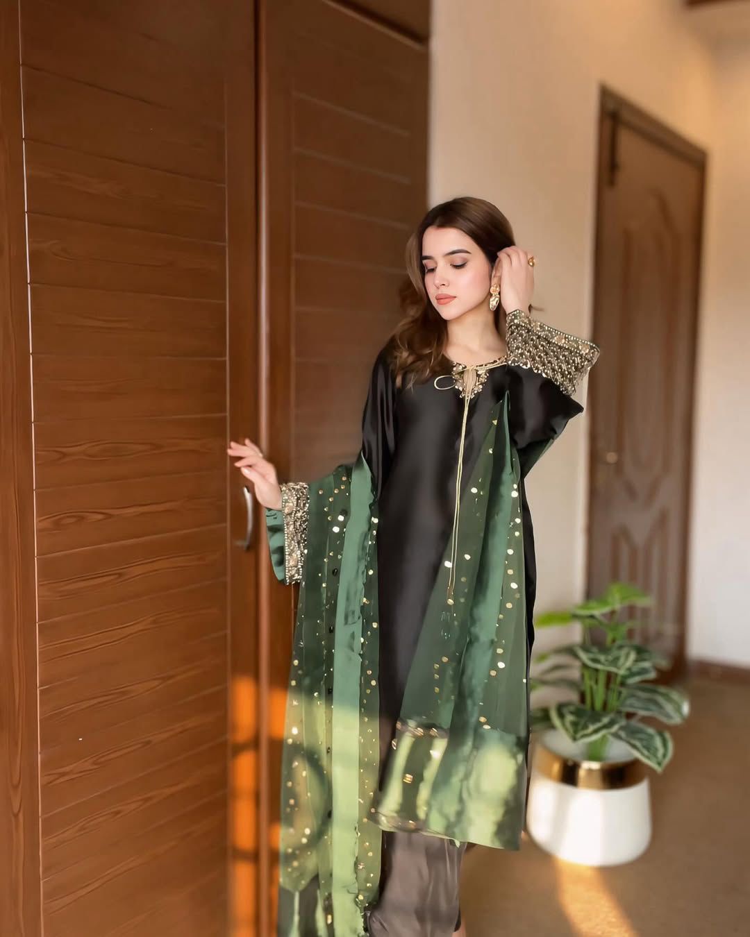 PRD0026 ❤💐 ENHANCE THE BEAUTY OF YOUR WARDROBE WITH THIS NEWLY LAUNCHED KURTI-PANT SET💐❤