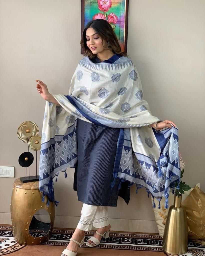 PRD0012 Pure cotton handwoven kurta with embroidery work paired with flower kota silk dupatta and cotton pants