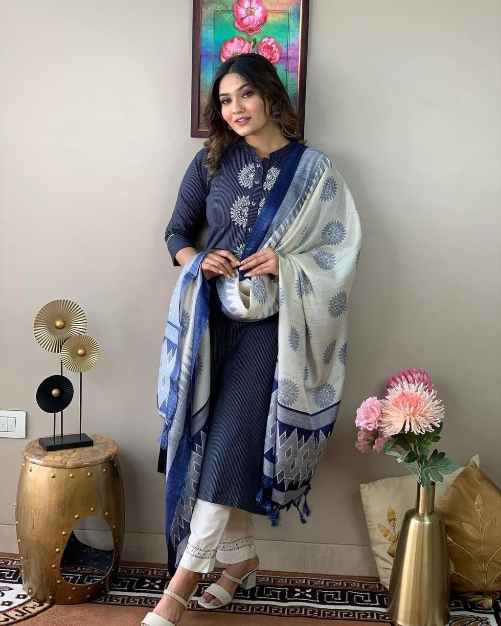 PRD0012 Pure cotton handwoven kurta with embroidery work paired with flower kota silk dupatta and cotton pants