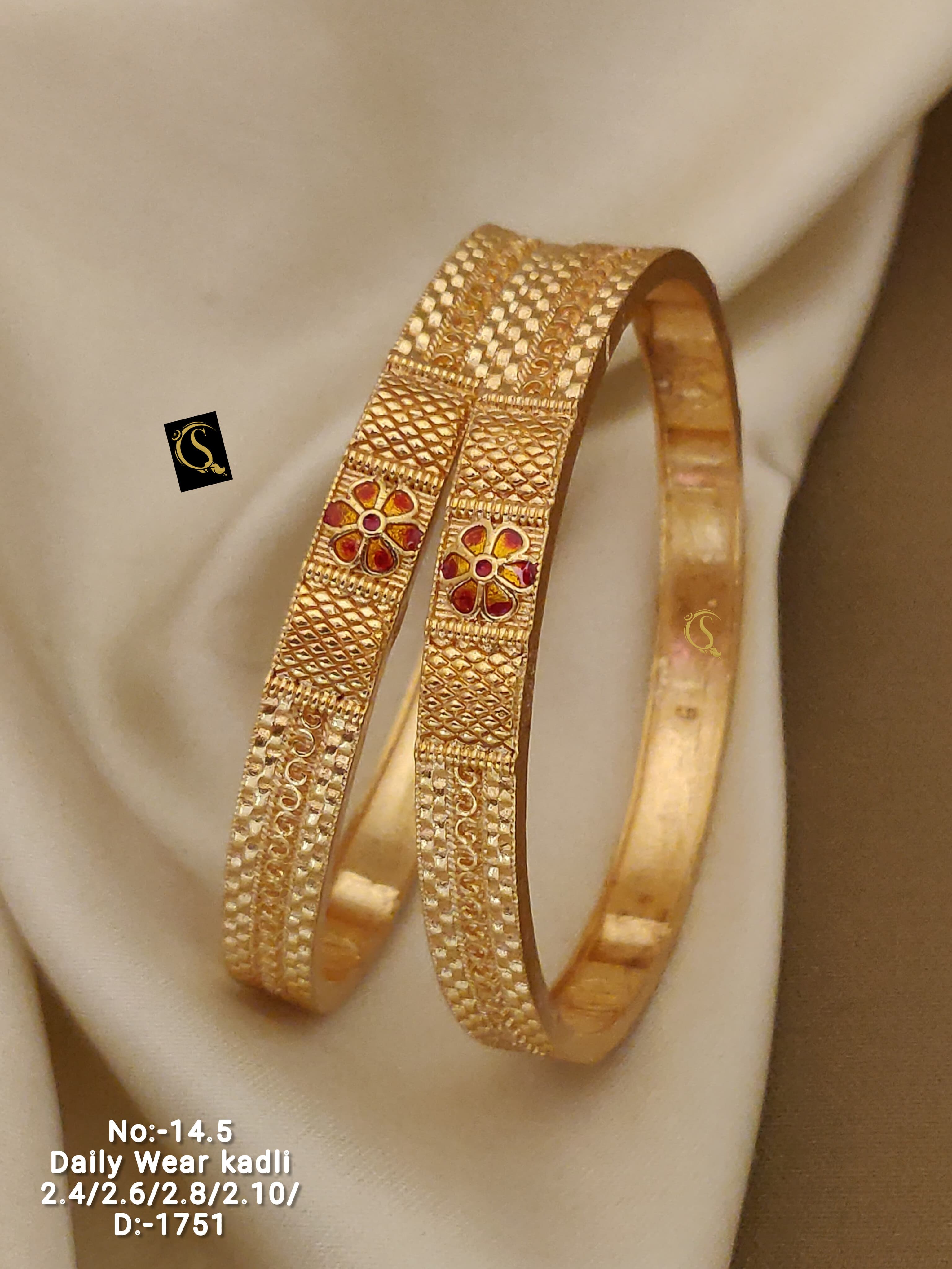SI008 GOLD PLEATED PREMIUM QUALITY DAILY WEAR BANGLES (single piece)