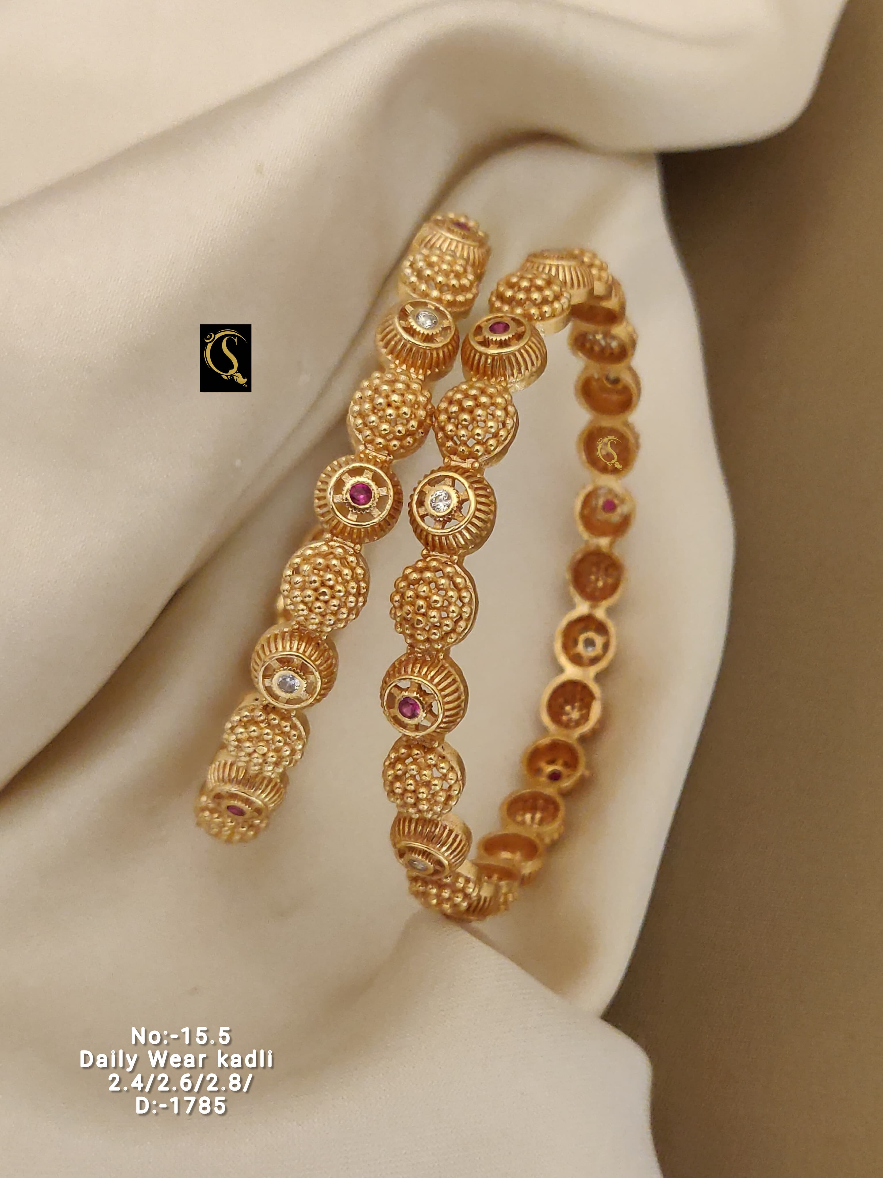 SI008 GOLD PLEATED PREMIUM QUALITY DAILY WEAR BANGLES (single piece)