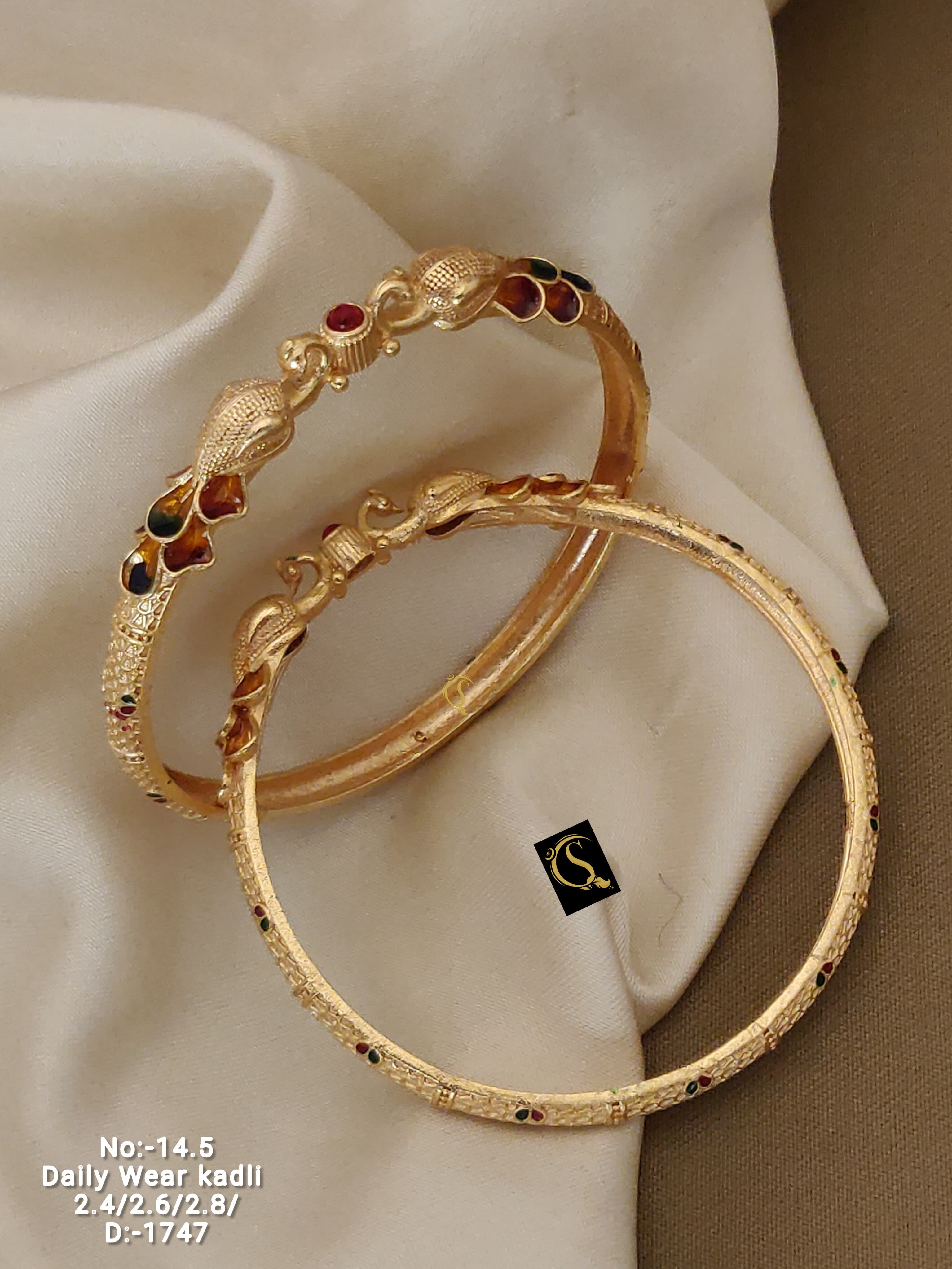 SI008 GOLD PLEATED PREMIUM QUALITY DAILY WEAR BANGLES (single piece)