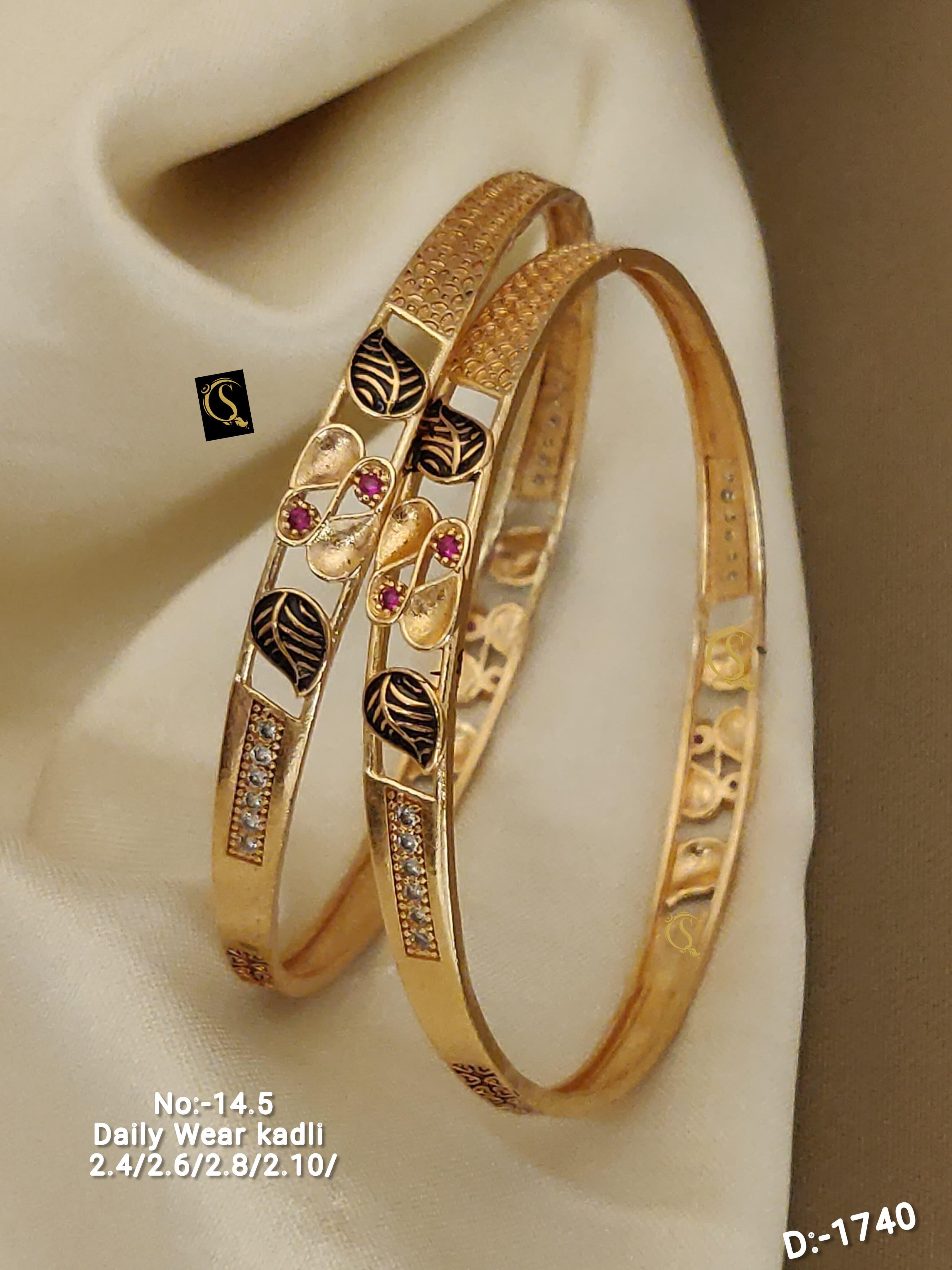 SI008 GOLD PLEATED PREMIUM QUALITY DAILY WEAR BANGLES (single piece)