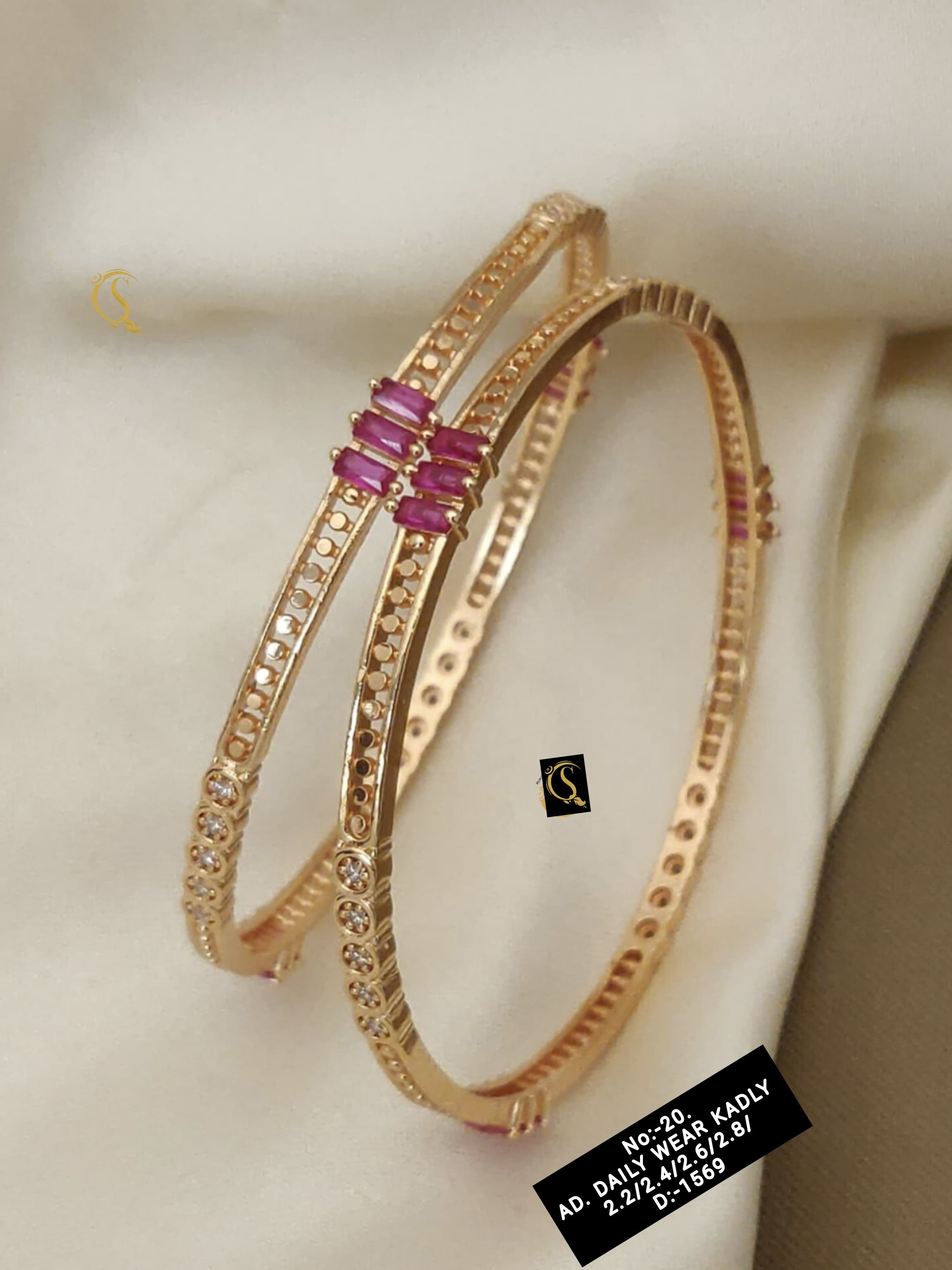 SI008 GOLD PLEATED PREMIUM QUALITY DAILY WEAR BANGLES (single piece)