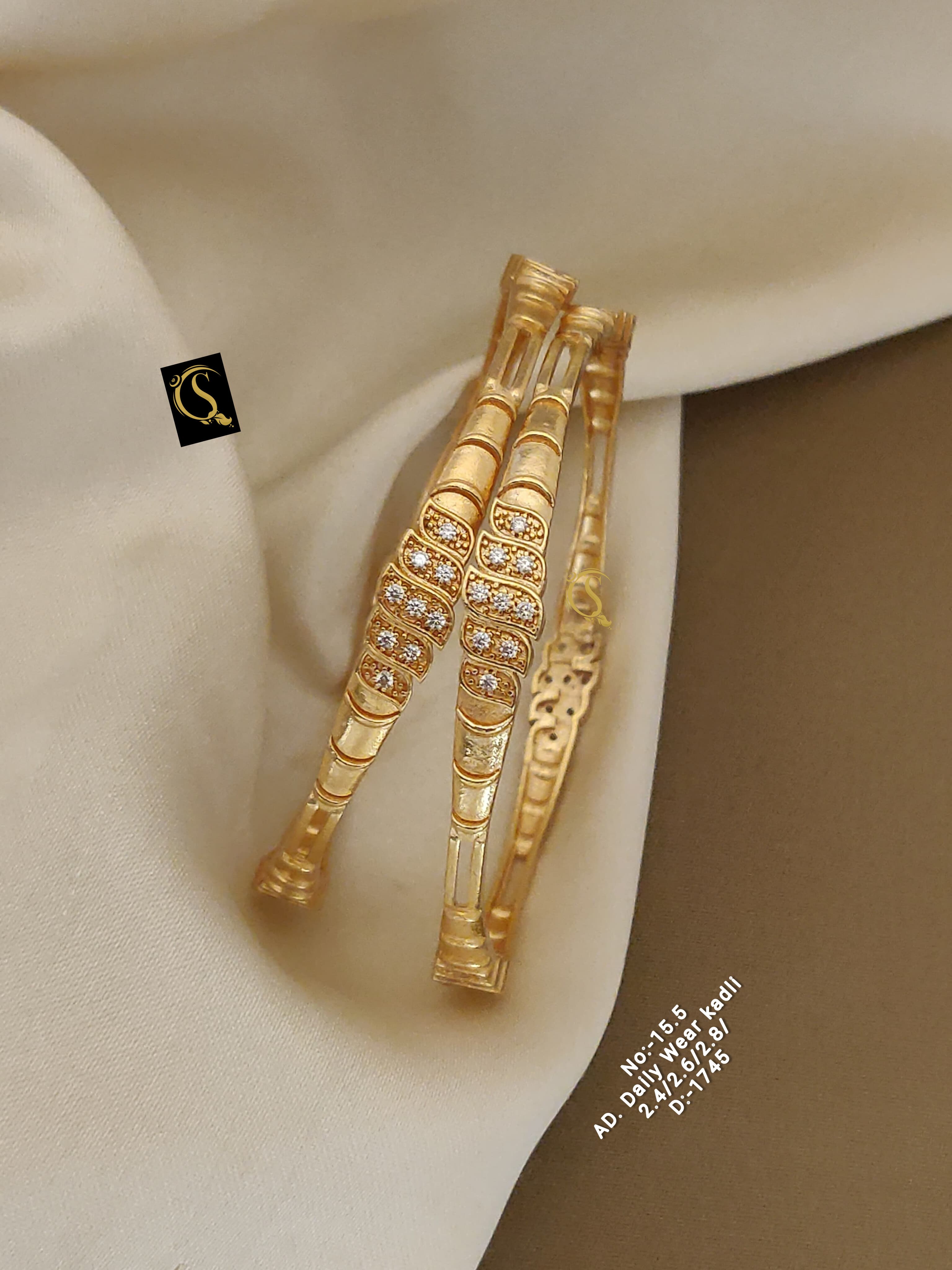 SI008 GOLD PLEATED PREMIUM QUALITY DAILY WEAR BANGLES (single piece)