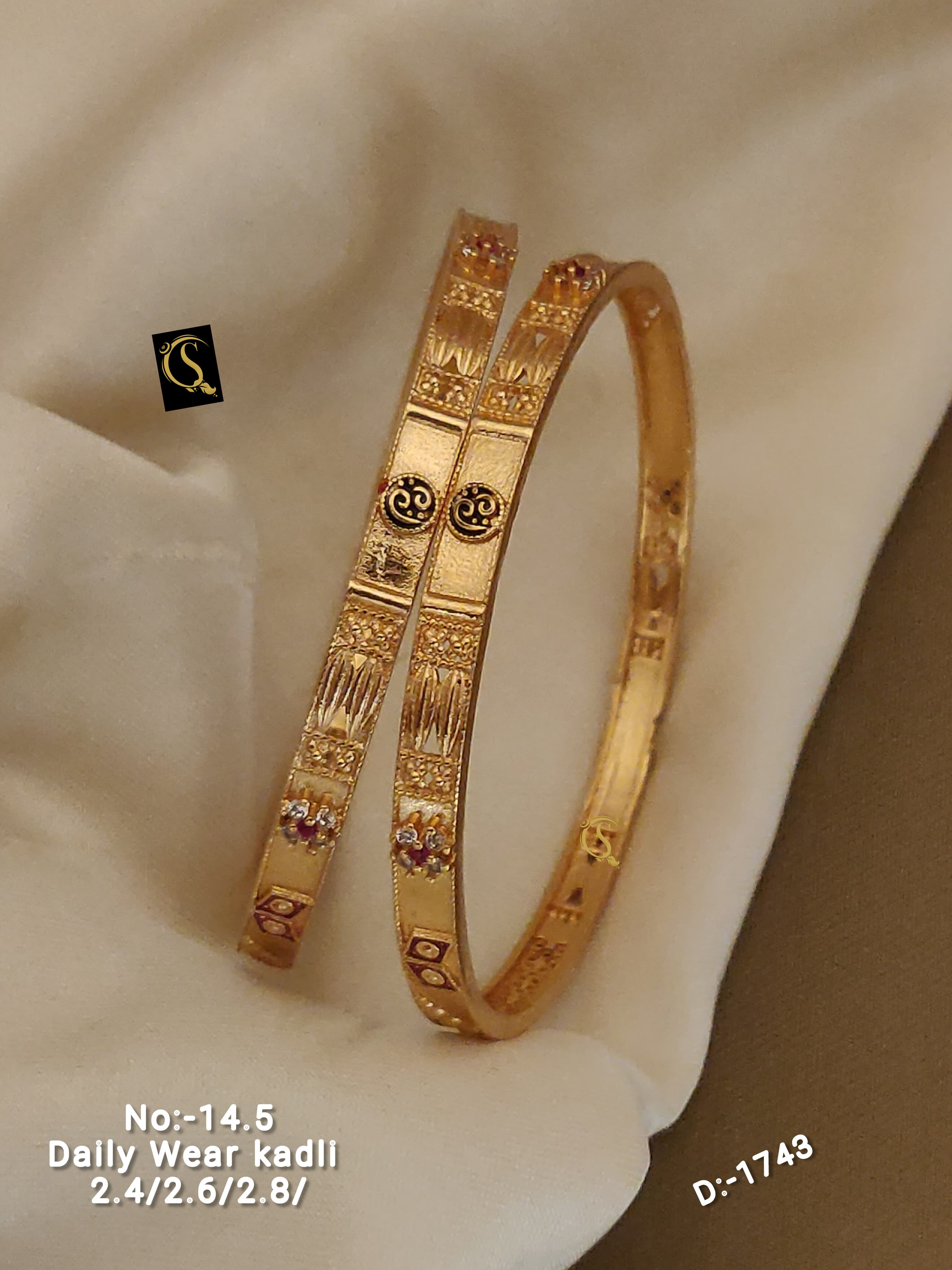 SI008 GOLD PLEATED PREMIUM QUALITY DAILY WEAR BANGLES (single piece)