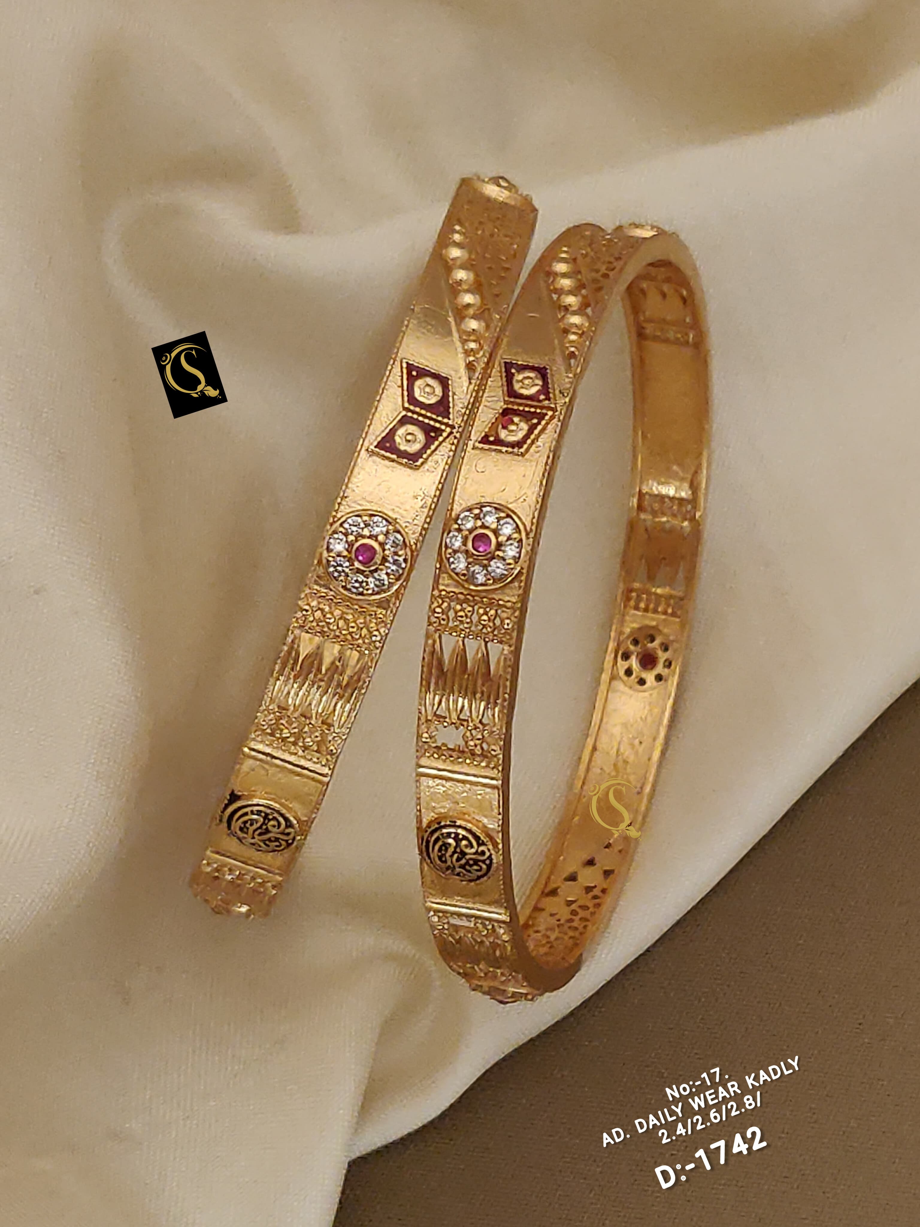SI008 GOLD PLEATED PREMIUM QUALITY DAILY WEAR BANGLES (single piece)