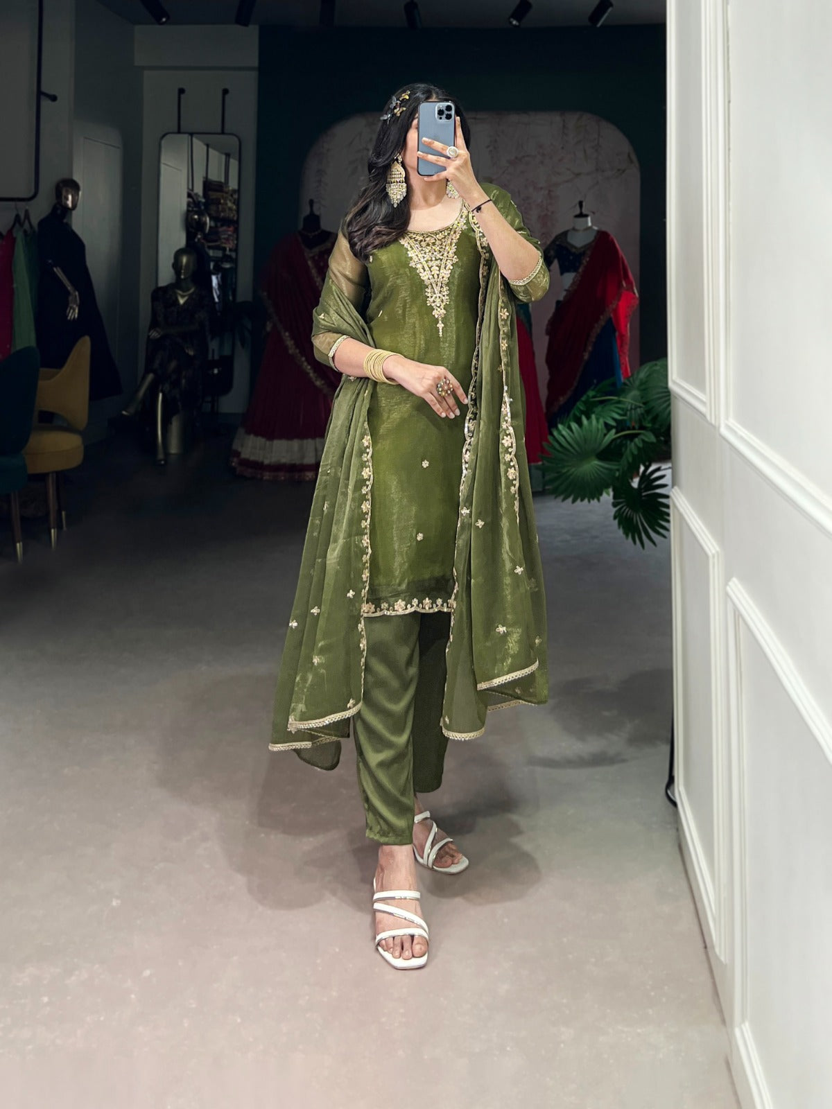PRD0046 Sequins and Thread Embroidery Work Set