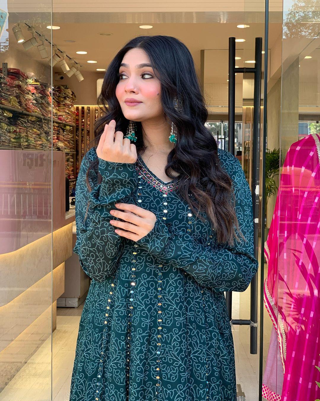 PRD0062 Maslen base Cotton Fabric Embroidery Work Kurti Paired with Chiffon Dupatta