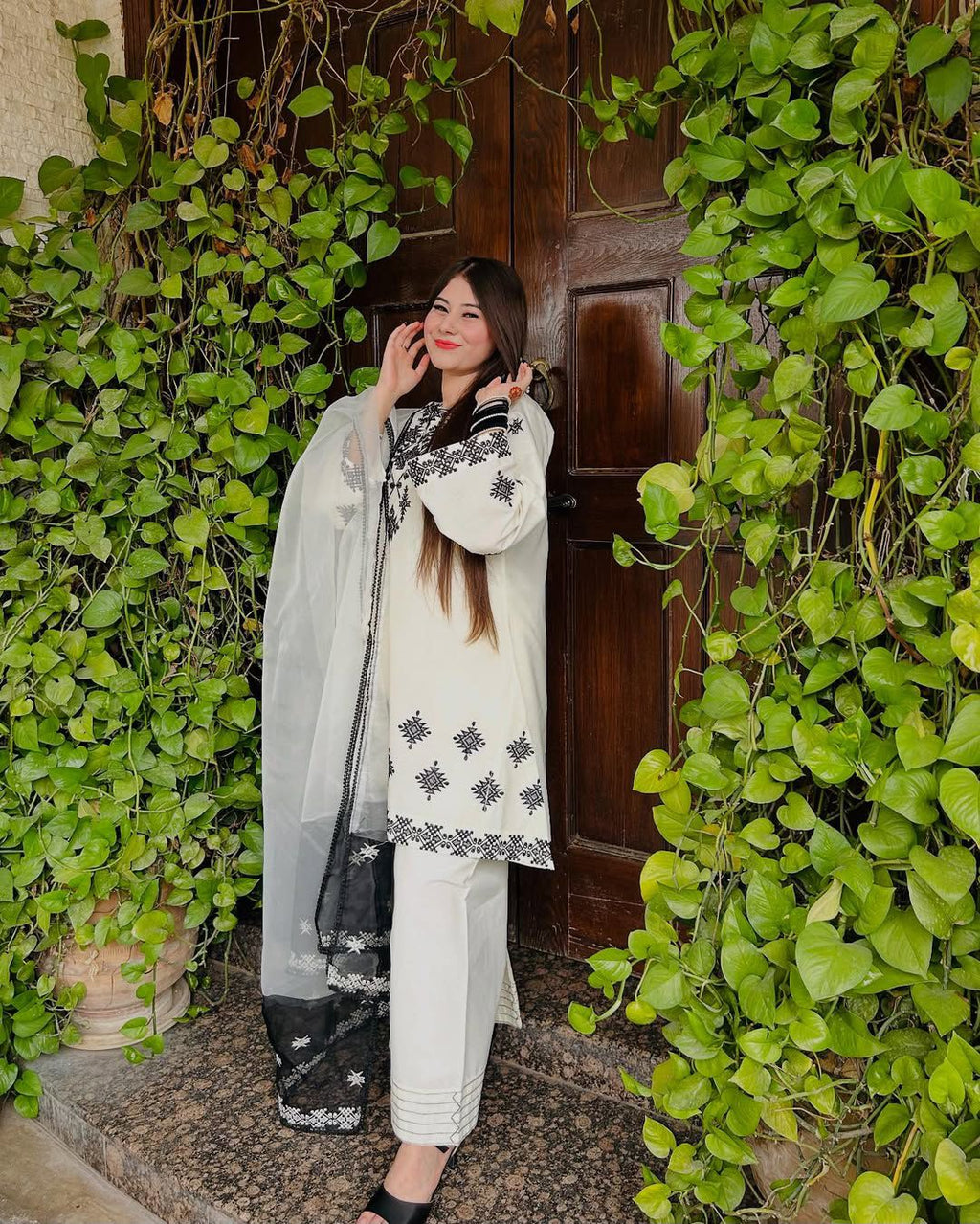 PRD0087 ENHANCE THE BEAUTY OF YOUR WARDROBE WITH THIS NEWLY LAUNCHED KURTI-PLAZZO SET