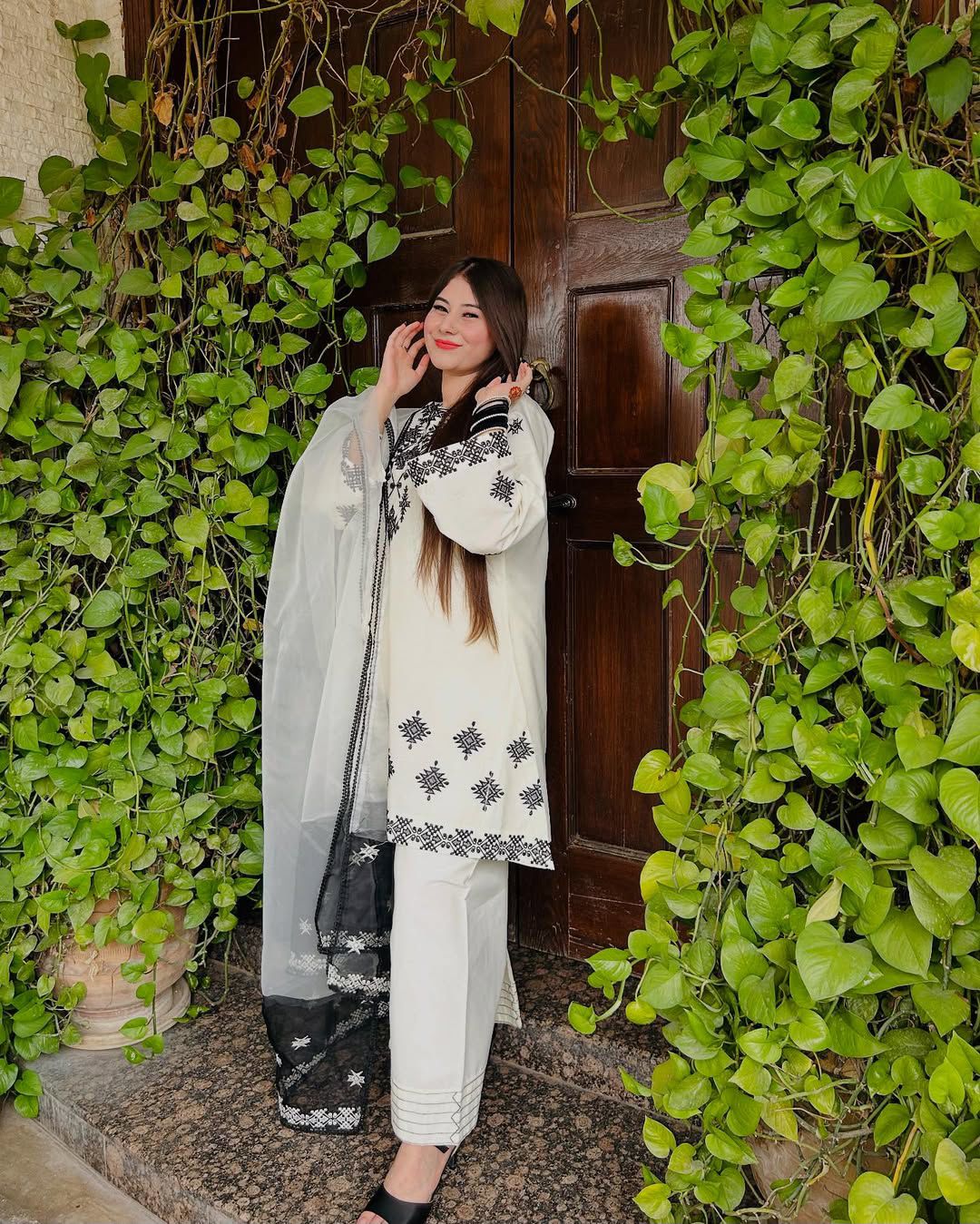 PRD0087 ENHANCE THE BEAUTY OF YOUR WARDROBE WITH THIS NEWLY LAUNCHED KURTI-PLAZZO SET