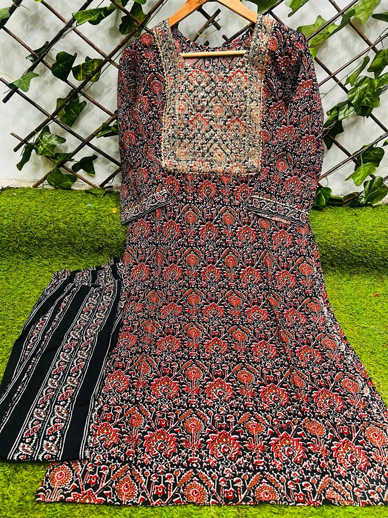 JKM0029 CLASSY AJRAKHS BEING ALL TIME FAVOURITE AND THIS BEAUTIFUL CRAFTED PIECE WILL SURELY MUST HAVE THIS FESTIVE SEASON