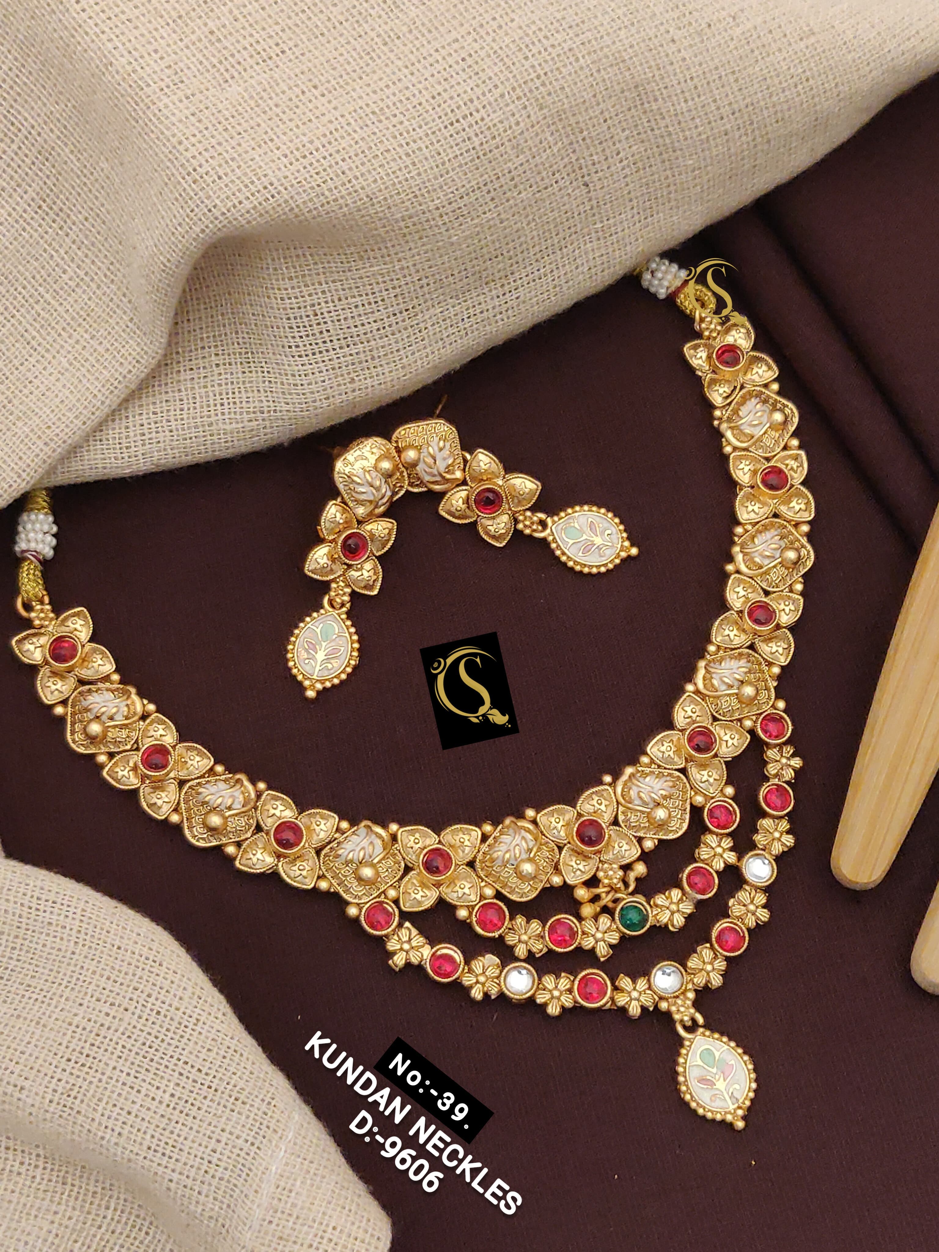 SI0015 ANTIQUE GOLD PLEATED KUNDAN NECKLACE SET WITH EARRINGS