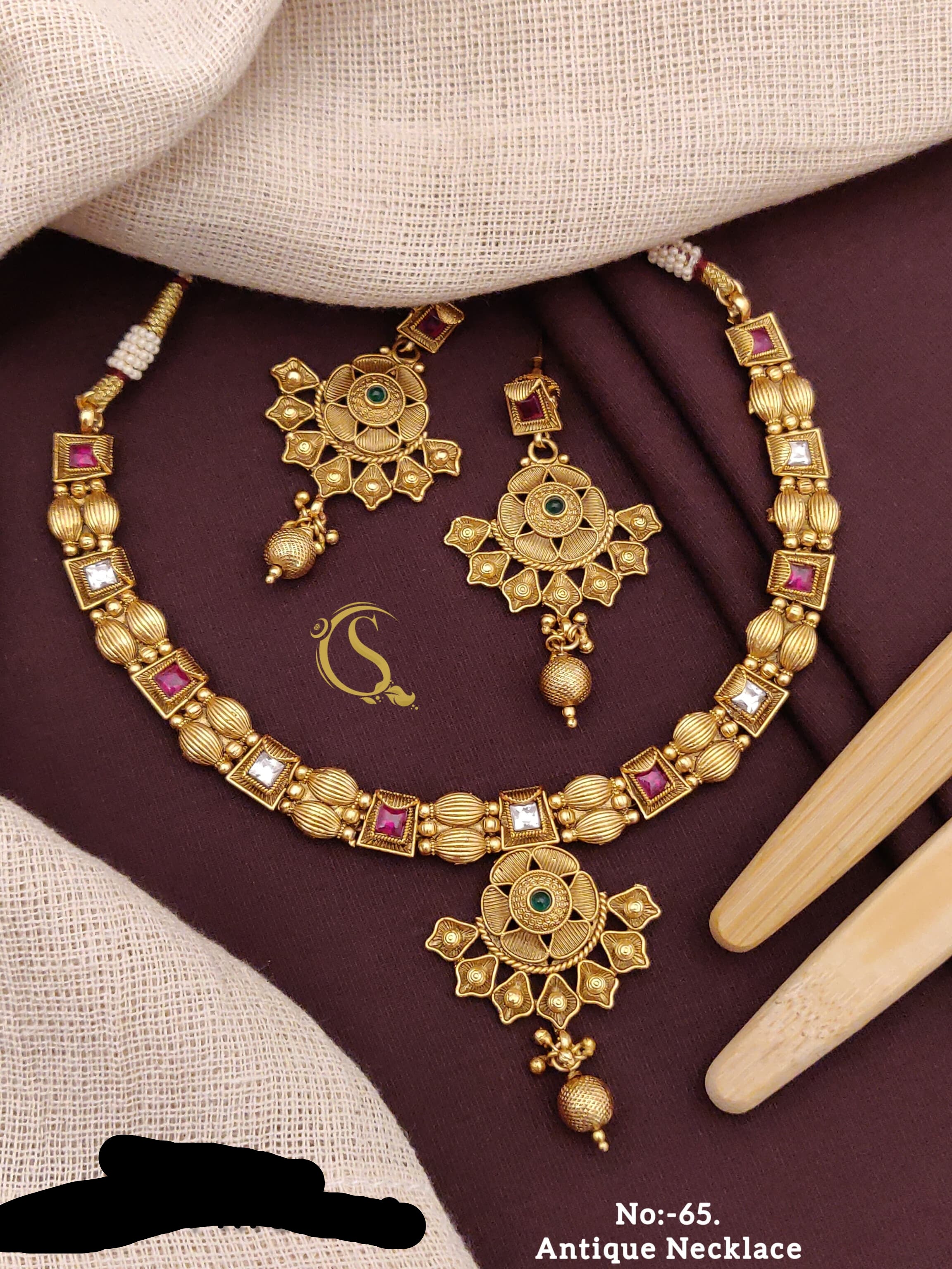 SI0015 ANTIQUE GOLD PLEATED NECKLACE SET WITH EARRINGS