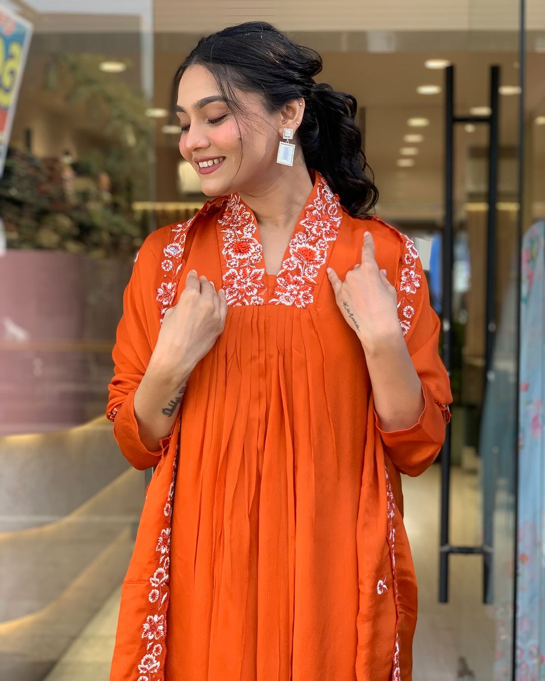 JKM0049 Pure Cotton60-60 super dyeing kurta with beautiful emb neck yoke & cotton pant with emb full malmal cotton dupatta.