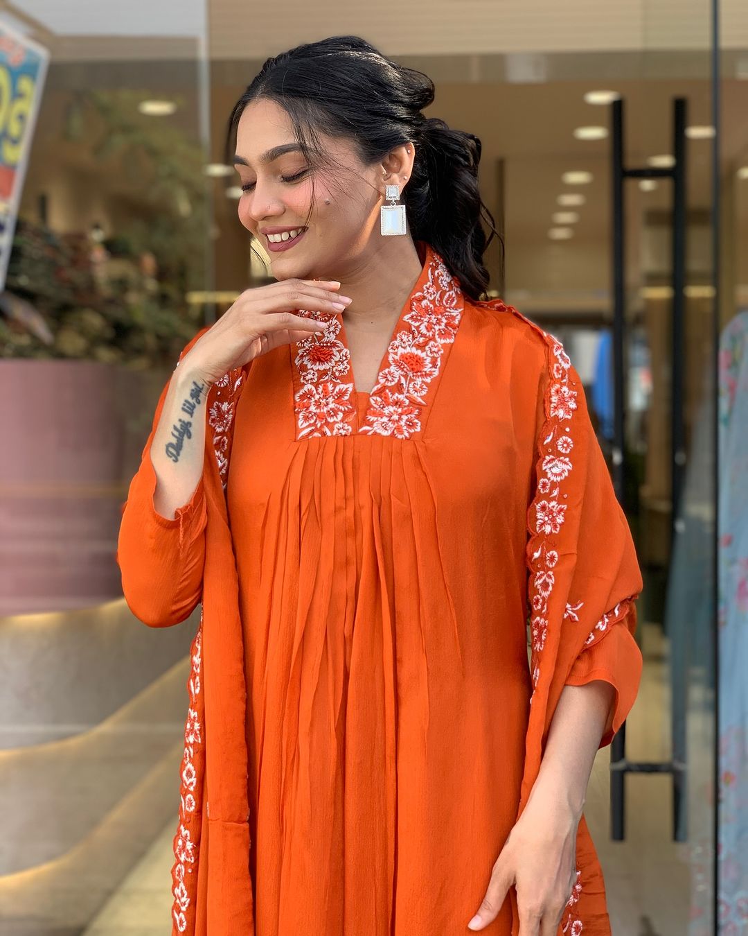 JKM0049 Pure Cotton60-60 super dyeing kurta with beautiful emb neck yoke & cotton pant with emb full malmal cotton dupatta.