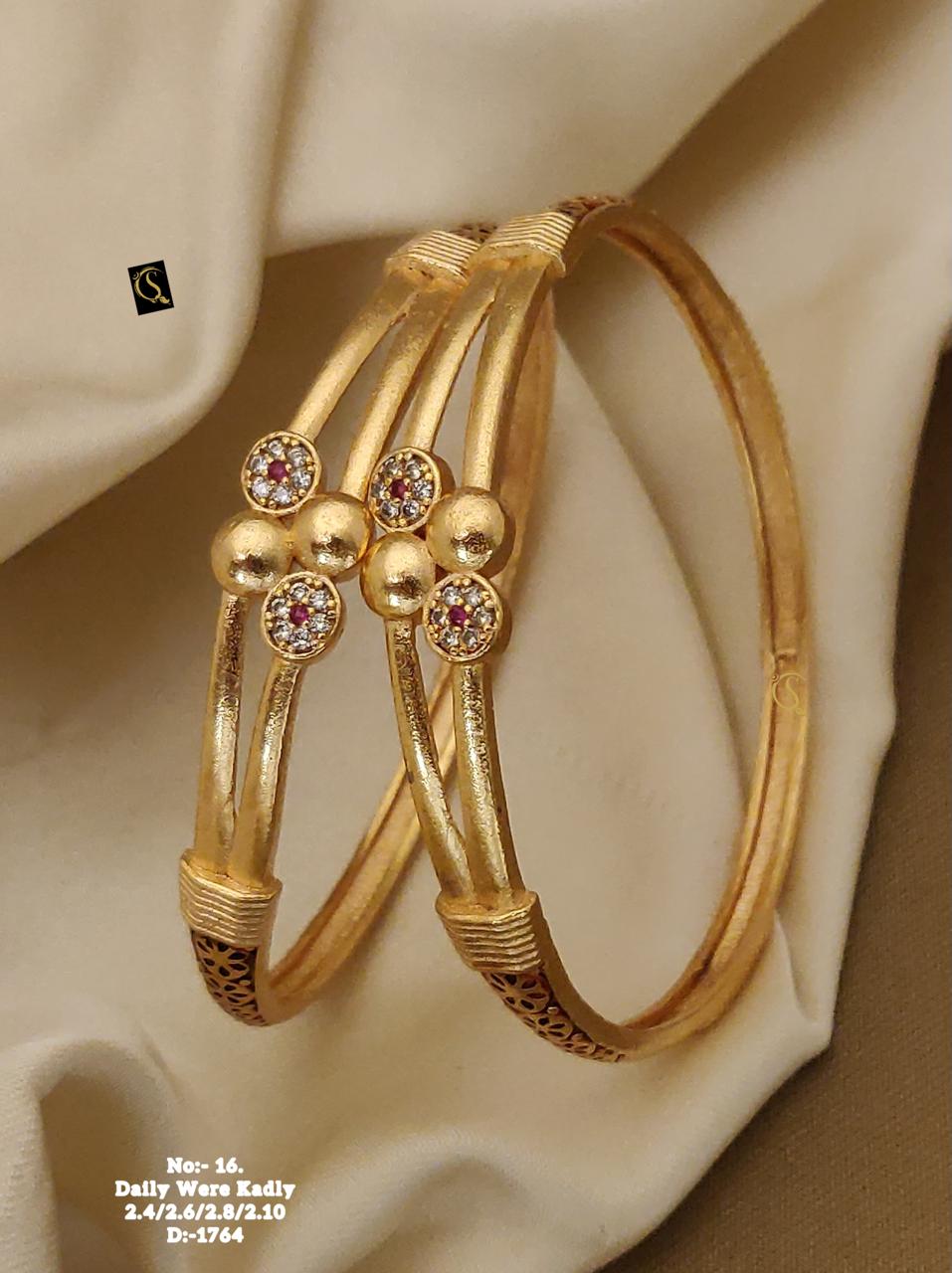 SI0021 PREMIUM QUALITY GOLD PLEATED DAILY WEAR BANGLES (one piece)