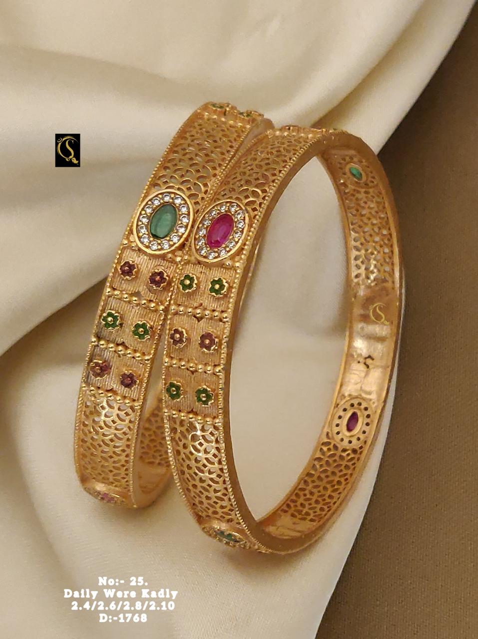 SI0021 PREMIUM QUALITY GOLD PLEATED DAILY WEAR BANGLES( One Piece)