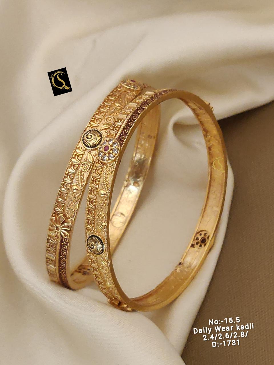 SI0021 PREMIUM QUALITY GOLD PLEATED DAILY WEAR BANGLES( One piece)