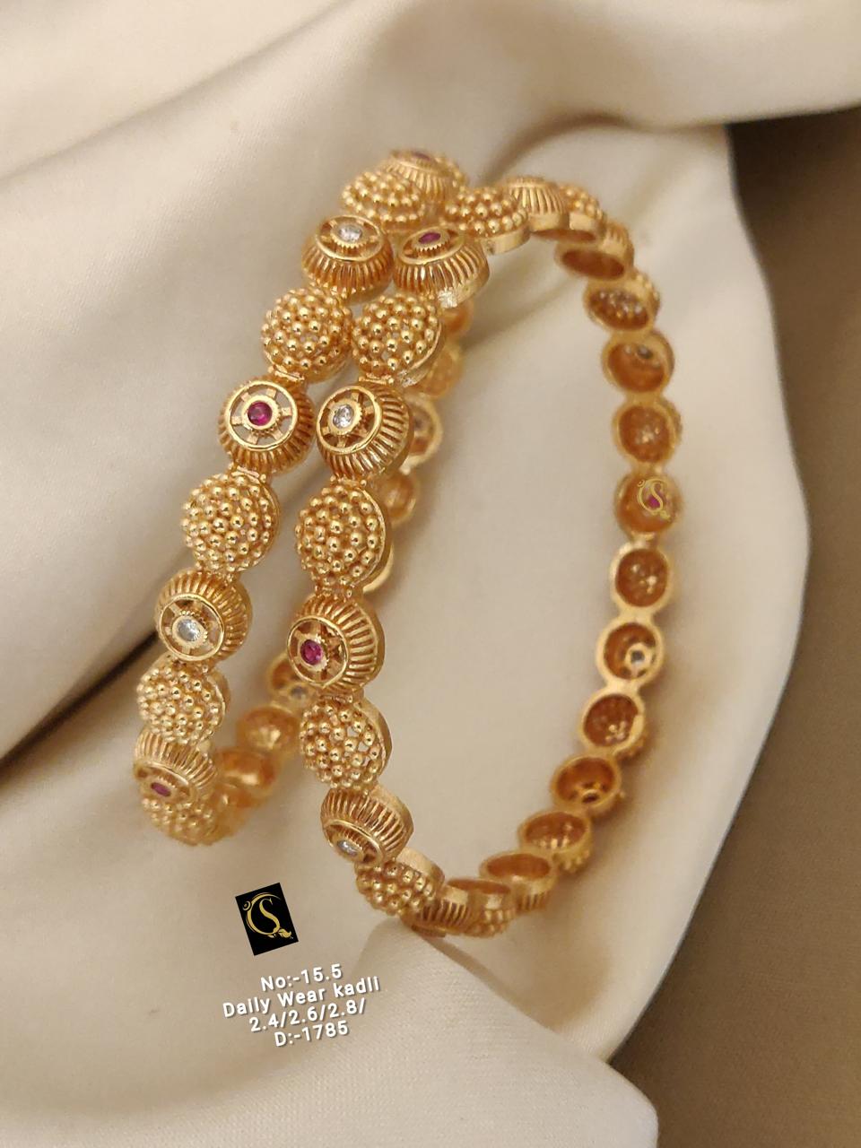 SI0021 PREMIUM QUALITY GOLD PLEATED DAILY WEAR BANGLES( One piece)