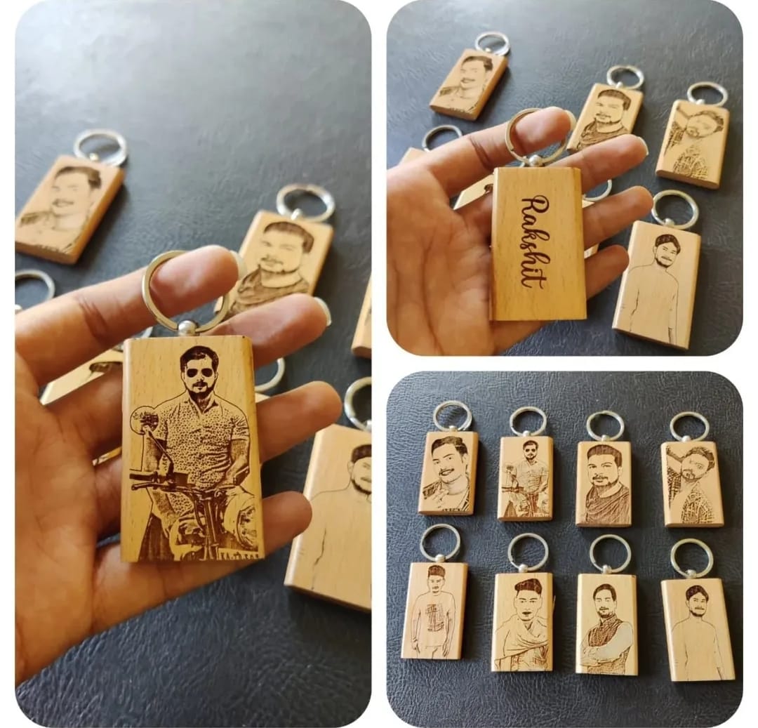 CCP008 Wooden sketch keychain