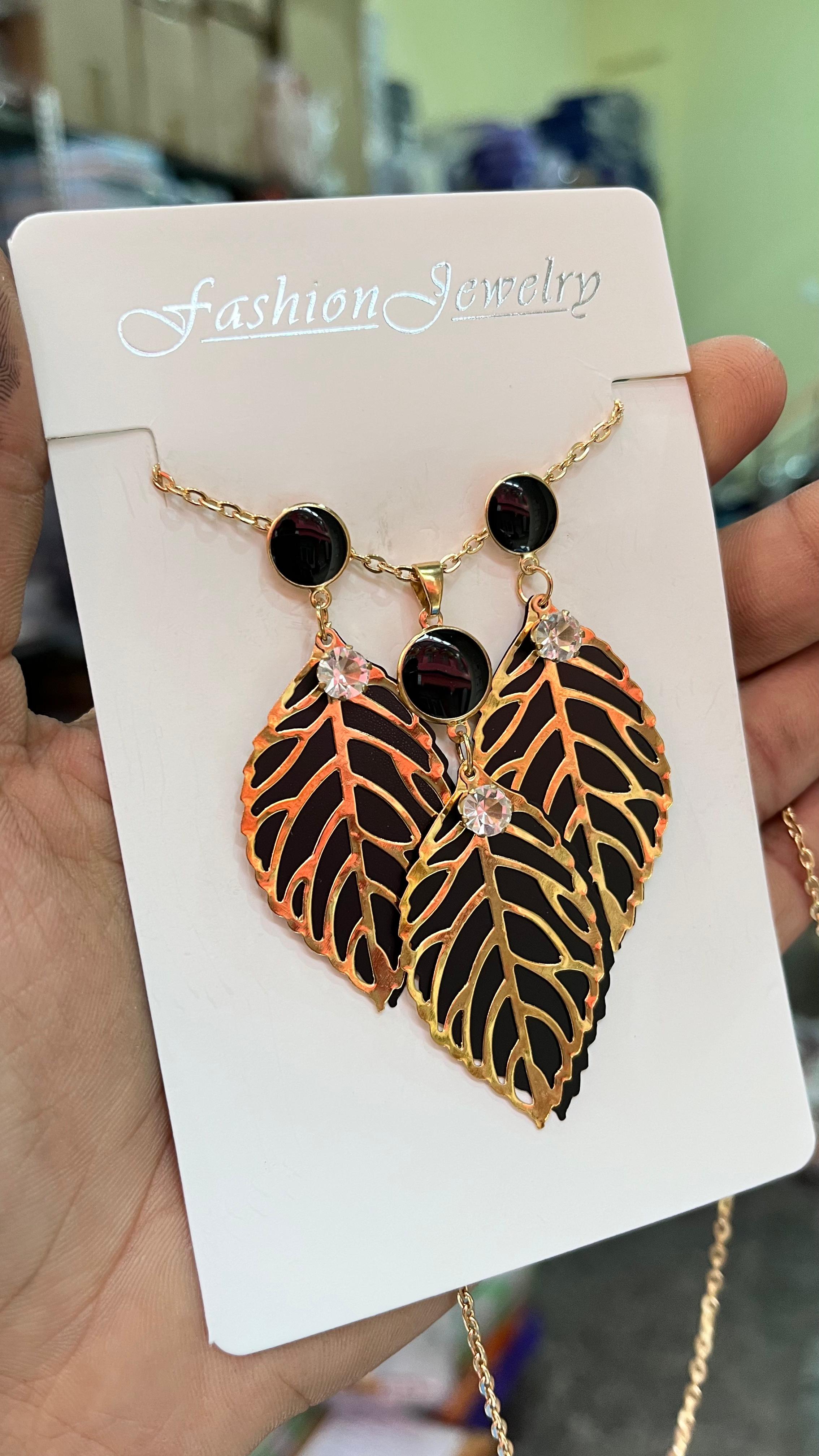 MFJH0020 TRENDY GOLD CHAIN WITH PENDENT