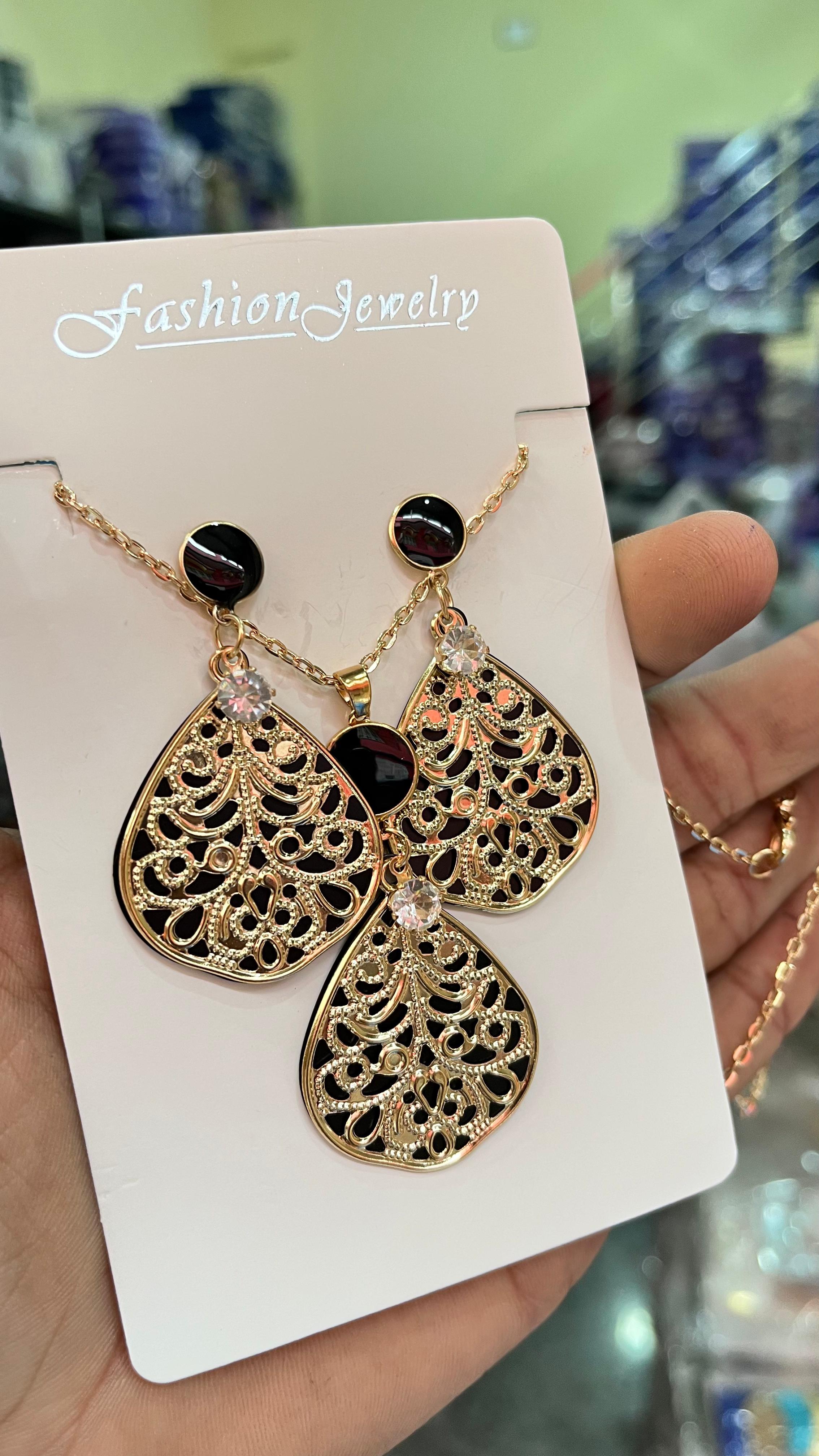 MFJH0020 TRENDY GOLD CHAIN WITH PENDENT