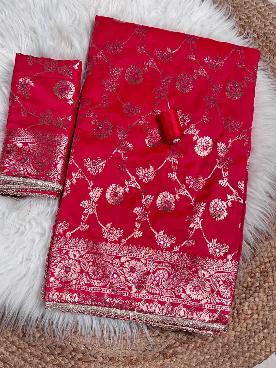 PRD00125 Exquisite Collection of Banarasi silk saree