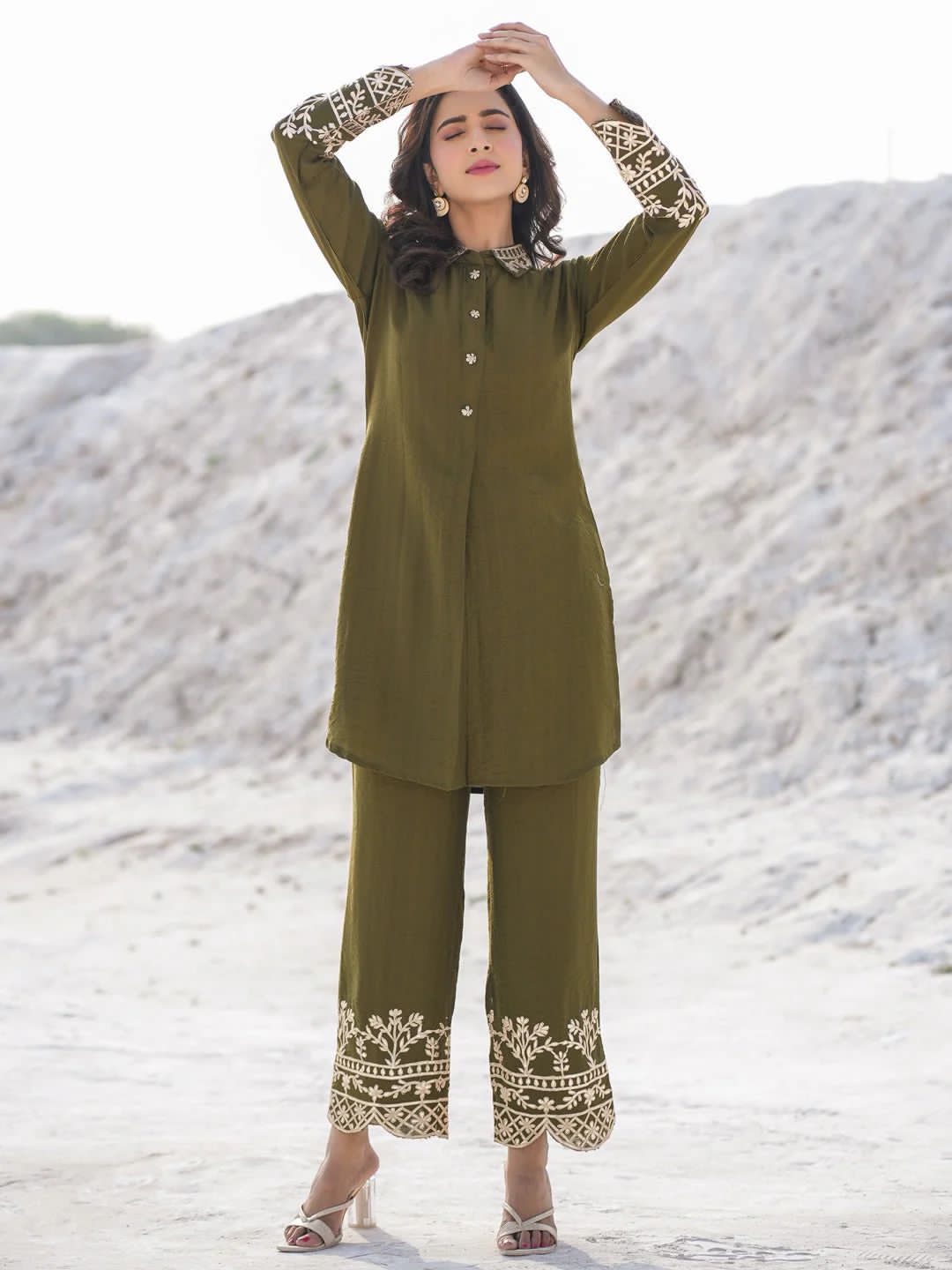 JKM0020 Elevate your wardrobe with the exquisite beauty of this stunning cotton dress