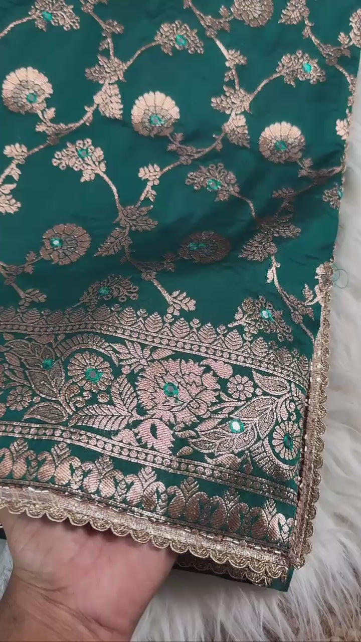 PRD00125 Exquisite Collection of Banarasi silk saree
